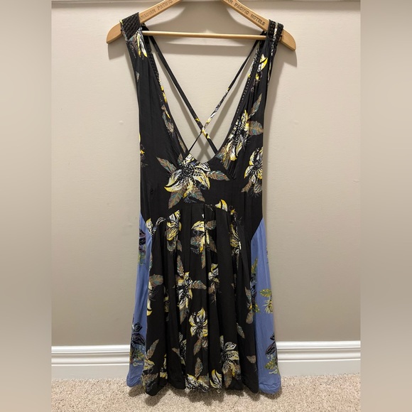 Free People Thought I Was Dreaming Black Blue Floral Mini Plunge Dress Sz S - Picture 14 of 15